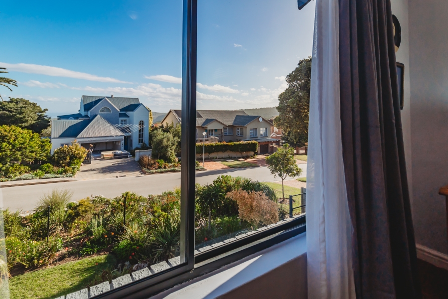 3 Bedroom Property for Sale in Herolds Bay Western Cape